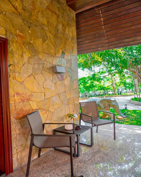 Bungalow Lake Detail 2