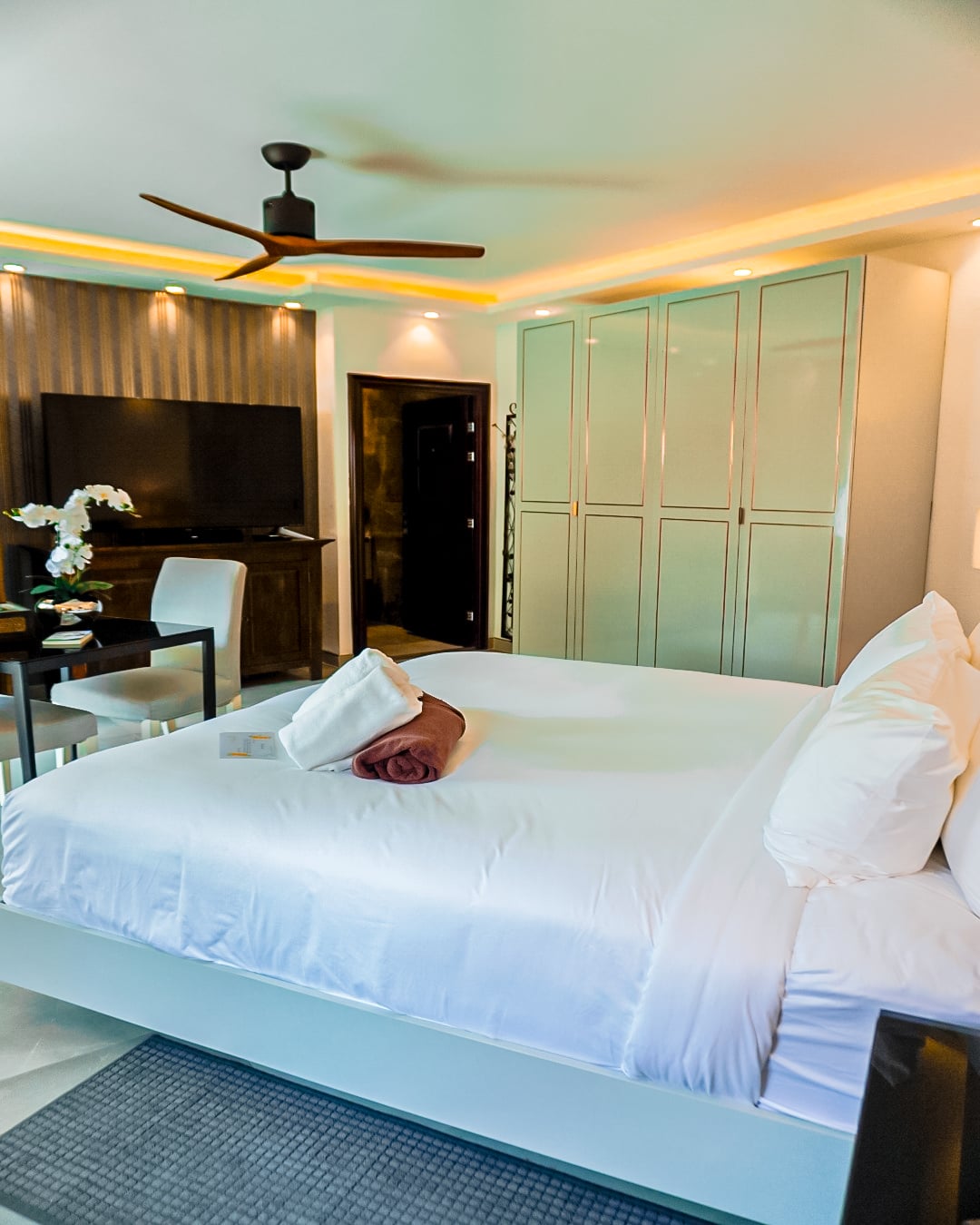 Modern Suite Main