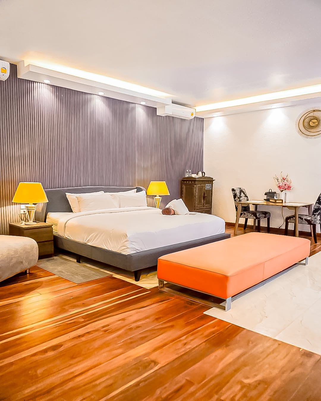 Varaya Suite Main